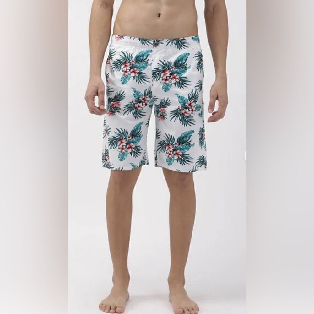 DENIM & FLOWER Ricky Singh Hawaiian
print Shorts.

Size: Waist 29 NWT